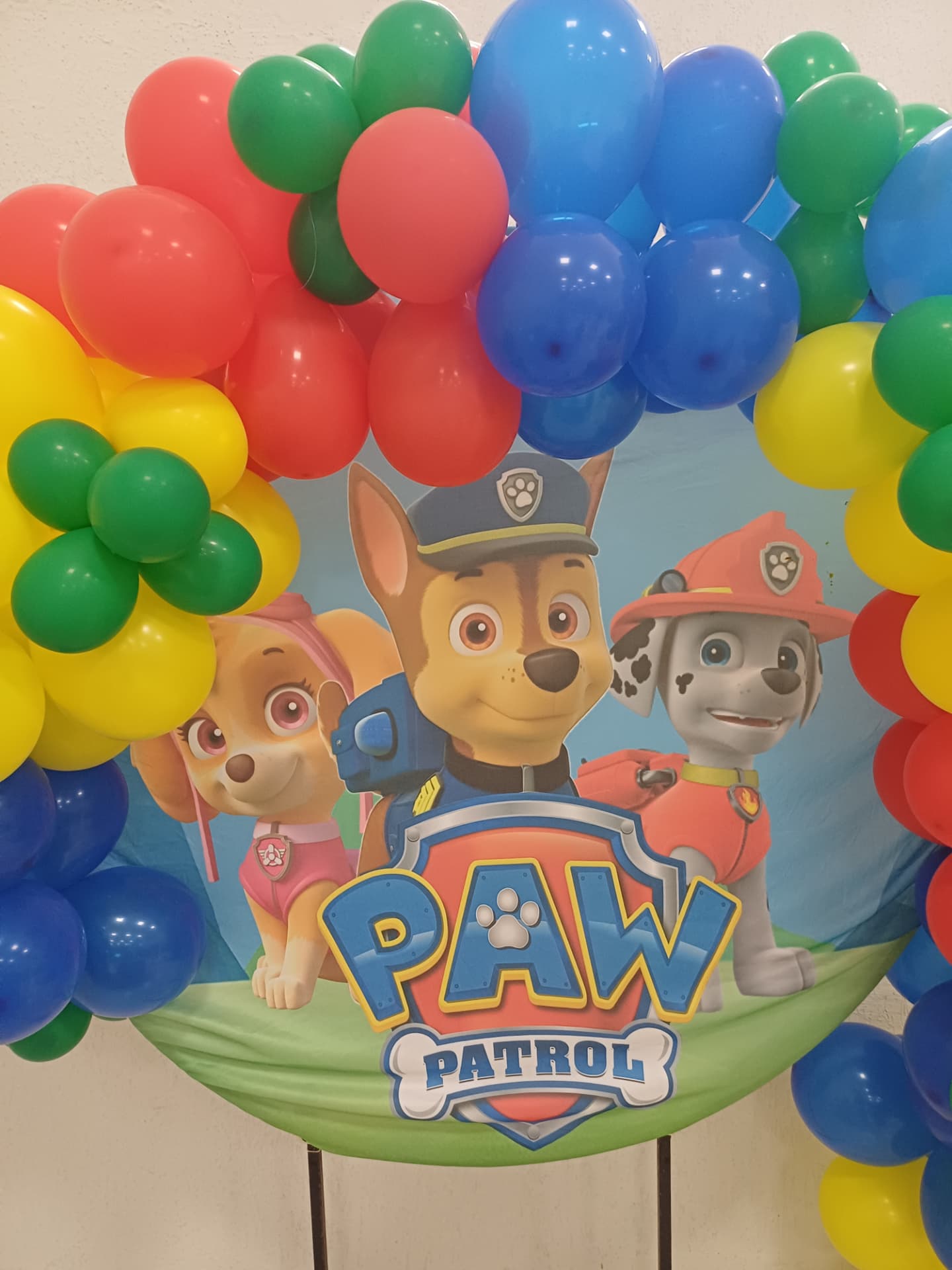 Painel com arco de balões